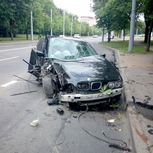 Продажа аварийного авто BMW