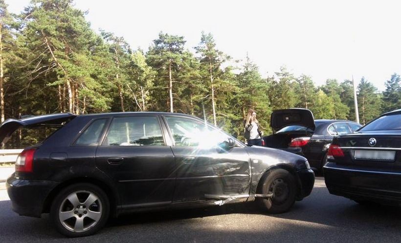 Продать аварийный Renault