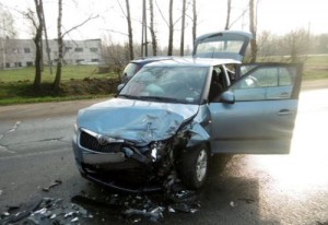 Женщина уснула за рулем Skoda Fabia